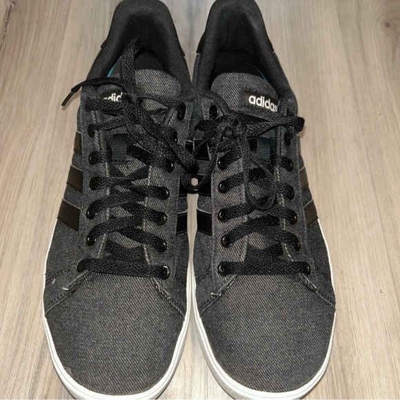 Adidas Men’s Daily 2.0 Denim Athletic Sneakers Shoes - Size 10.5 - Picture 2 of 6